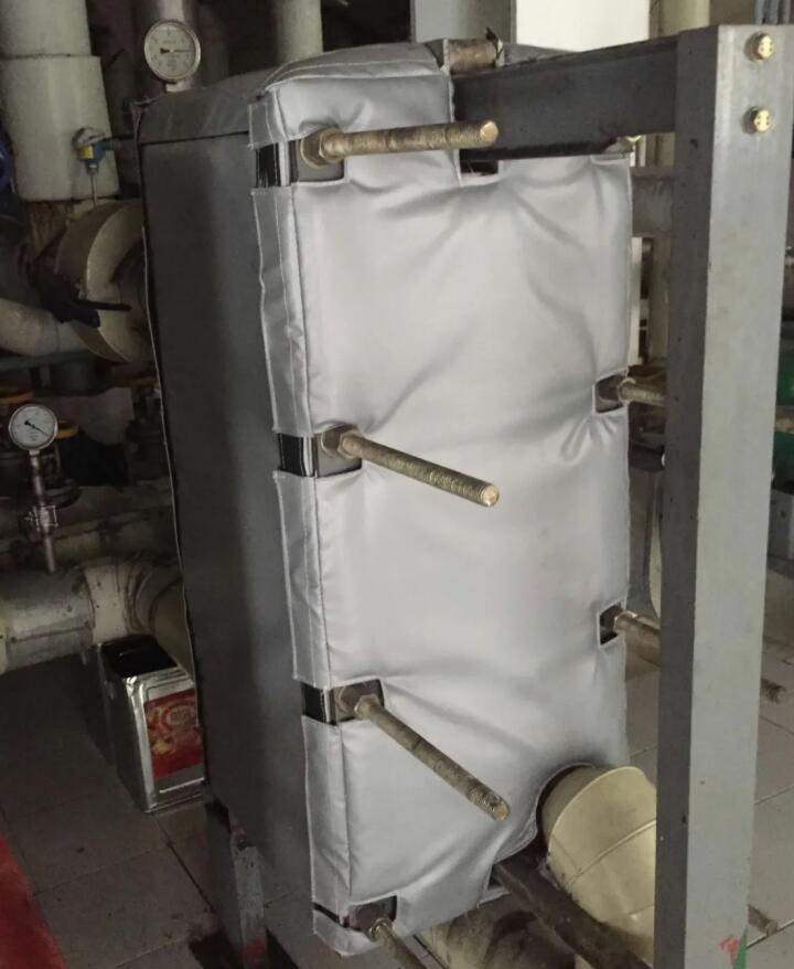 板式<a href=http://www.njmbwj.cn/e/tags/?tagname=%E6%8D%A2%E7%83%AD%E5%99%A8%E4%BF%9D%E6%B8%A9 target=_blank class=infotextkey>換熱器保溫</a>套